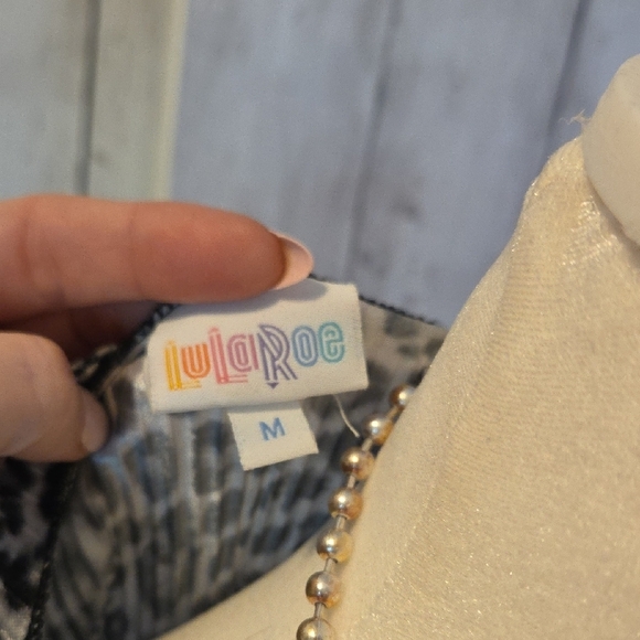 Rare Leopard Print Lularoe Shirley Accordian Cardigan - Picture 4 of 5